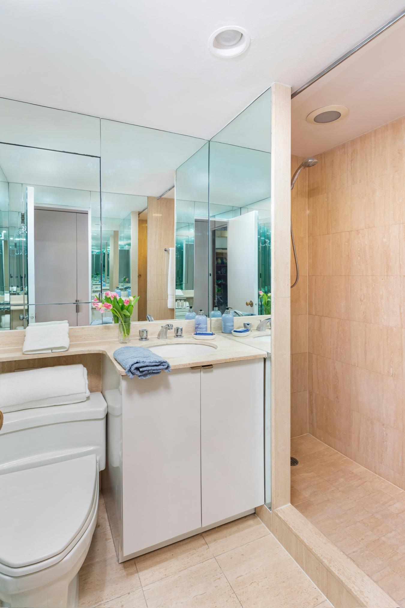 New York, New York, 10028, United States, 2 Bedrooms Bedrooms, ,2 BathroomsBathrooms,Residential,For Sale,2008641