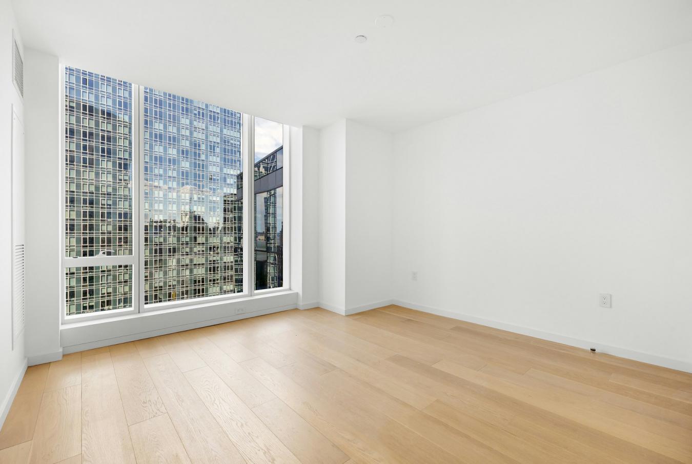 New York, New York, 10023, United States, 1 Bedroom Bedrooms, ,1 BathroomBathrooms,Residential,For Sale,2008638