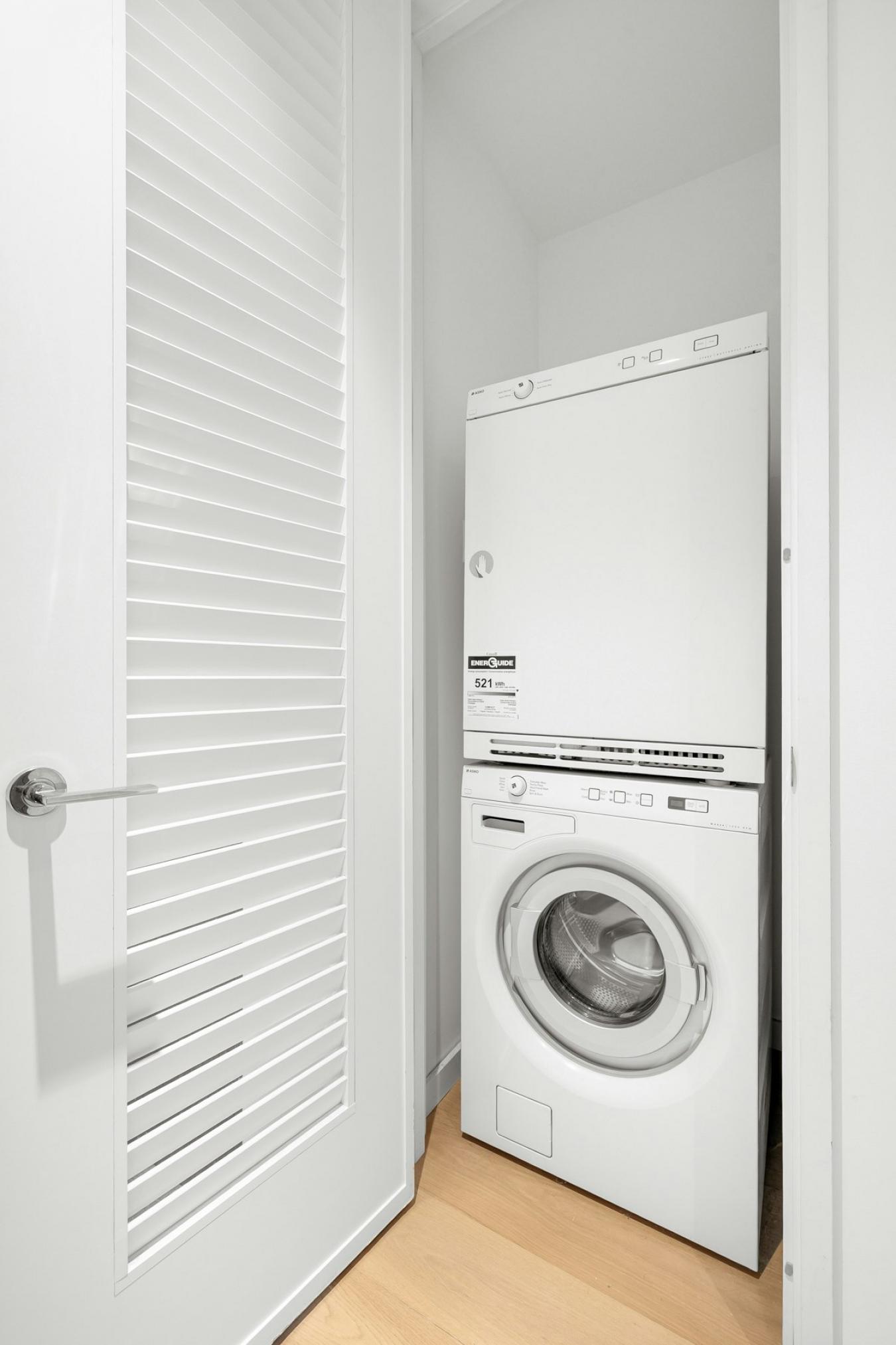 New York, New York, 10023, United States, 1 Bedroom Bedrooms, ,1 BathroomBathrooms,Residential,For Sale,2008638