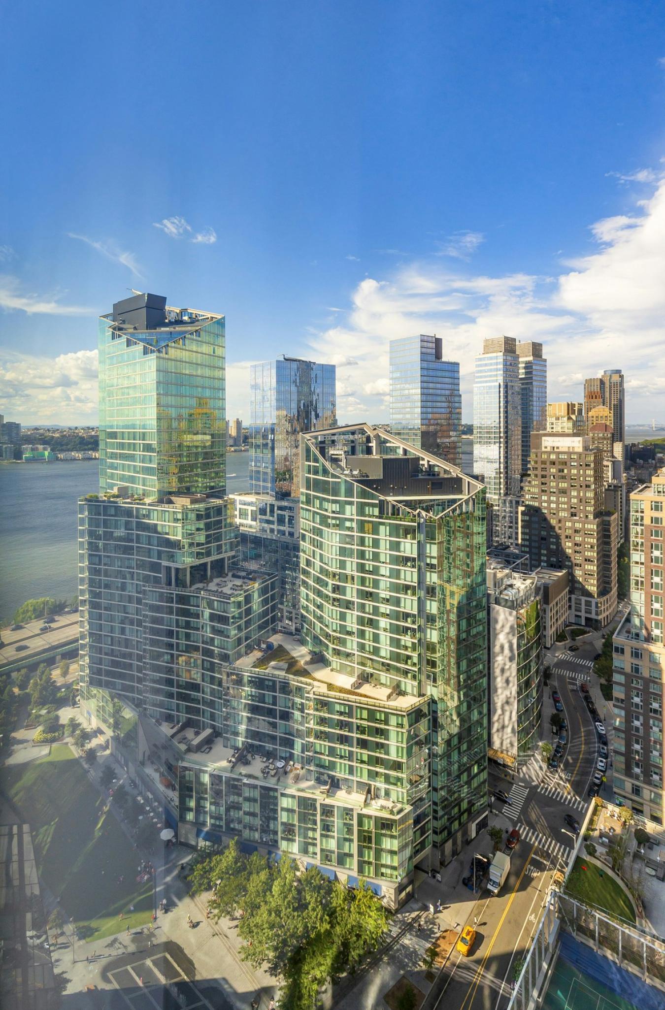 New York, New York, 10023, United States, 1 Bedroom Bedrooms, ,1 BathroomBathrooms,Residential,For Sale,2008638