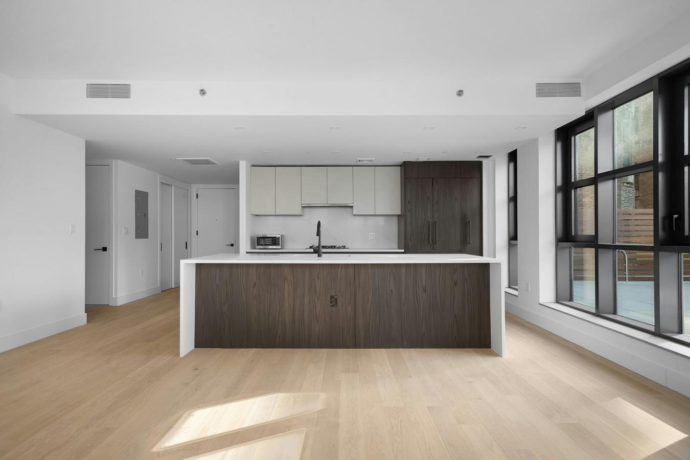 Harlem, New York, 10027, United States, 2 Bedrooms Bedrooms, ,2 BathroomsBathrooms,Residential,For Sale,2008636