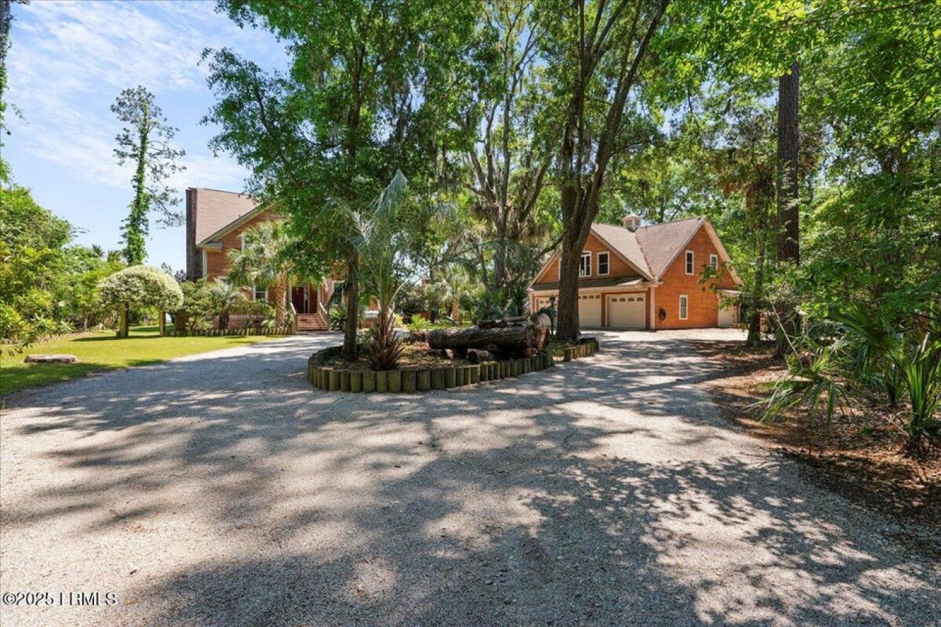 Beaufort, Beaufort, 29907, United States, 4 Bedrooms Bedrooms, ,3 BathroomsBathrooms,Residential,For Sale,2010484