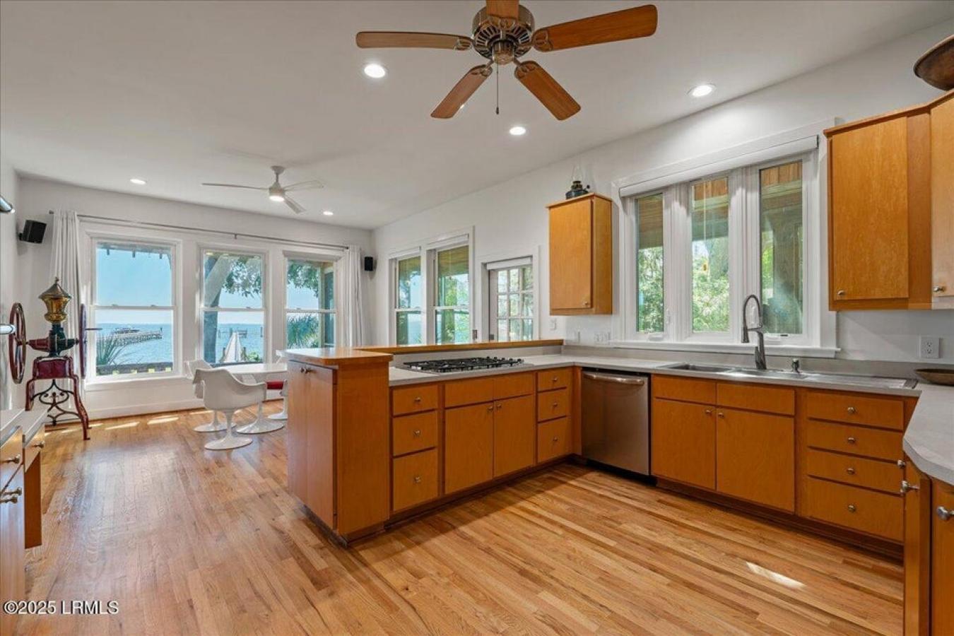 Beaufort, Beaufort, 29907, United States, 4 Bedrooms Bedrooms, ,3 BathroomsBathrooms,Residential,For Sale,2010484