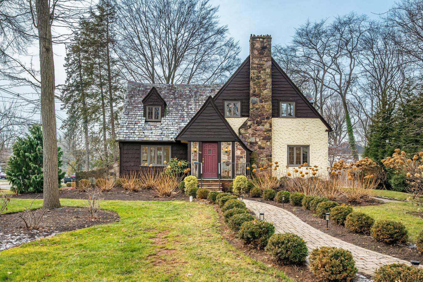 Metuchen, Middlesex, 08840, United States, 4 Bedrooms Bedrooms, ,2 BathroomsBathrooms,Residential,For Sale,2008880