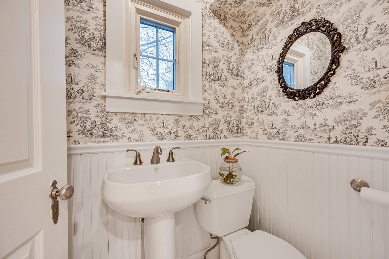 Metuchen, Middlesex, 08840, United States, 4 Bedrooms Bedrooms, ,2 BathroomsBathrooms,Residential,For Sale,2008880