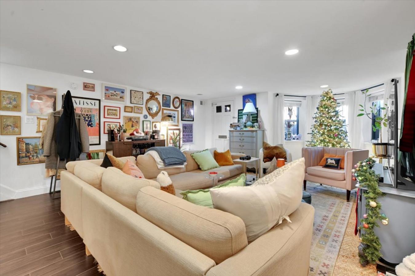 Washington, District Of Columbia, 20009, United States, 6 Bedrooms Bedrooms, ,4 BathroomsBathrooms,Residential,For Sale,2008873