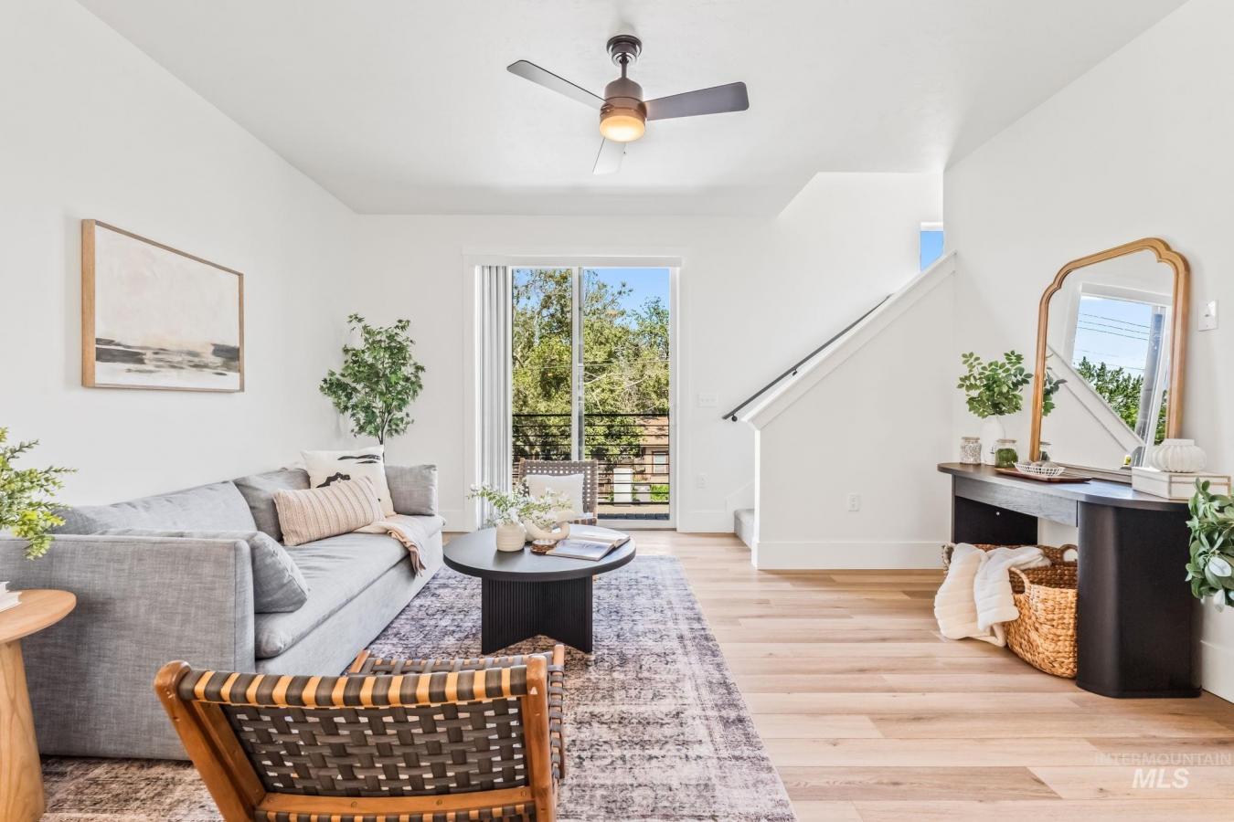 Boise, Ada, 83702, United States, ,Residential,For Sale,2008986