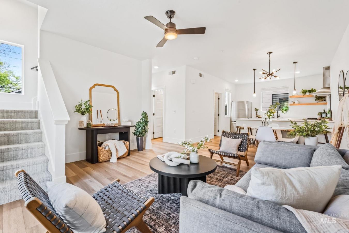 Boise, Ada, 83702, United States, ,Residential,For Sale,2008986