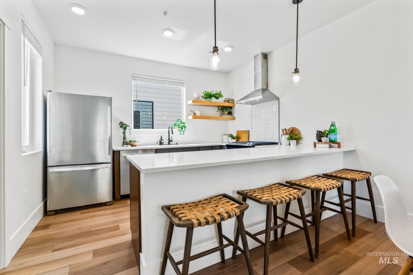 Boise, Ada, 83702, United States, ,Residential,For Sale,2008986