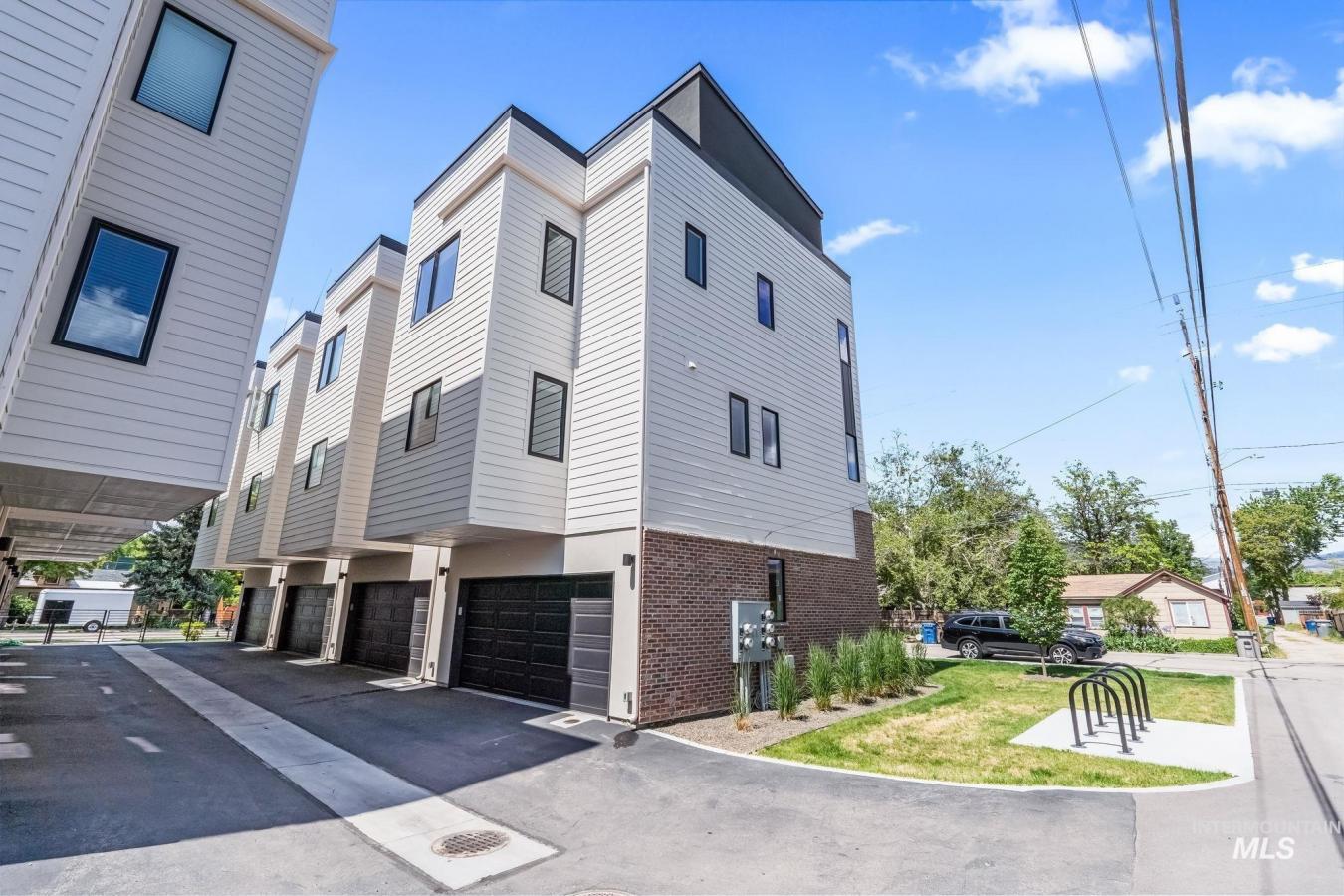 Boise, Ada, 83702, United States, ,Residential,For Sale,2008986