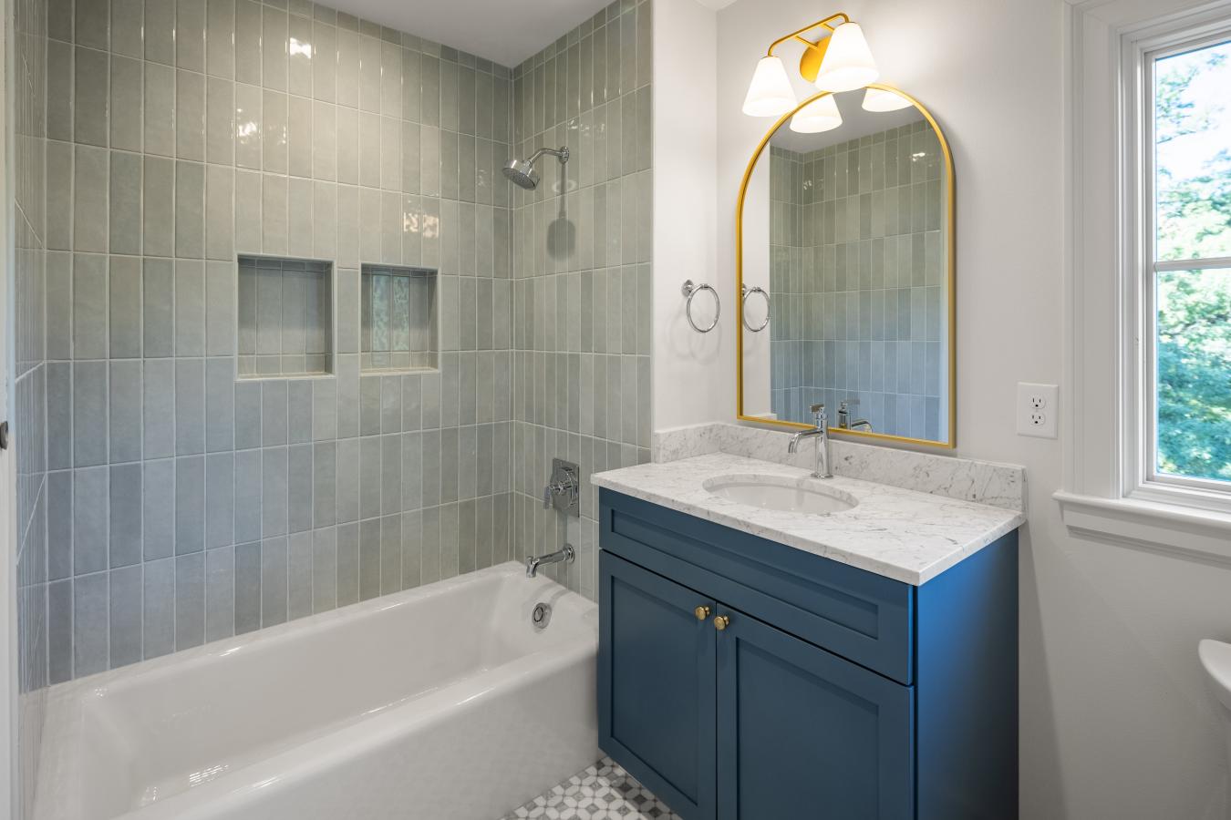 Des Moines, Polk, 50312, United States, 5 Bedrooms Bedrooms, ,6 BathroomsBathrooms,Residential,For Sale,2008871