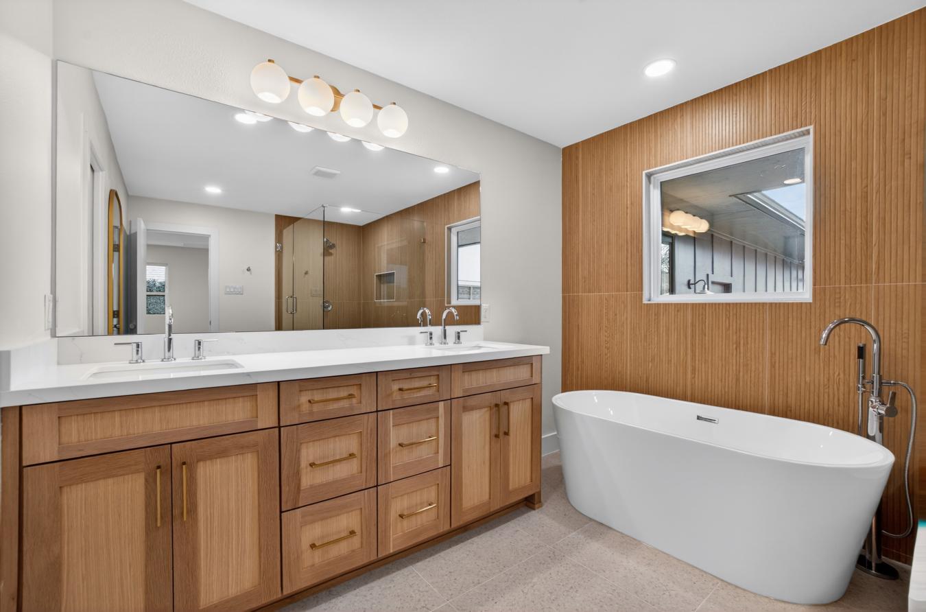 Dallas, Dallas, 75238, United States, 3 Bedrooms Bedrooms, ,2 BathroomsBathrooms,Residential,For Sale,2008978