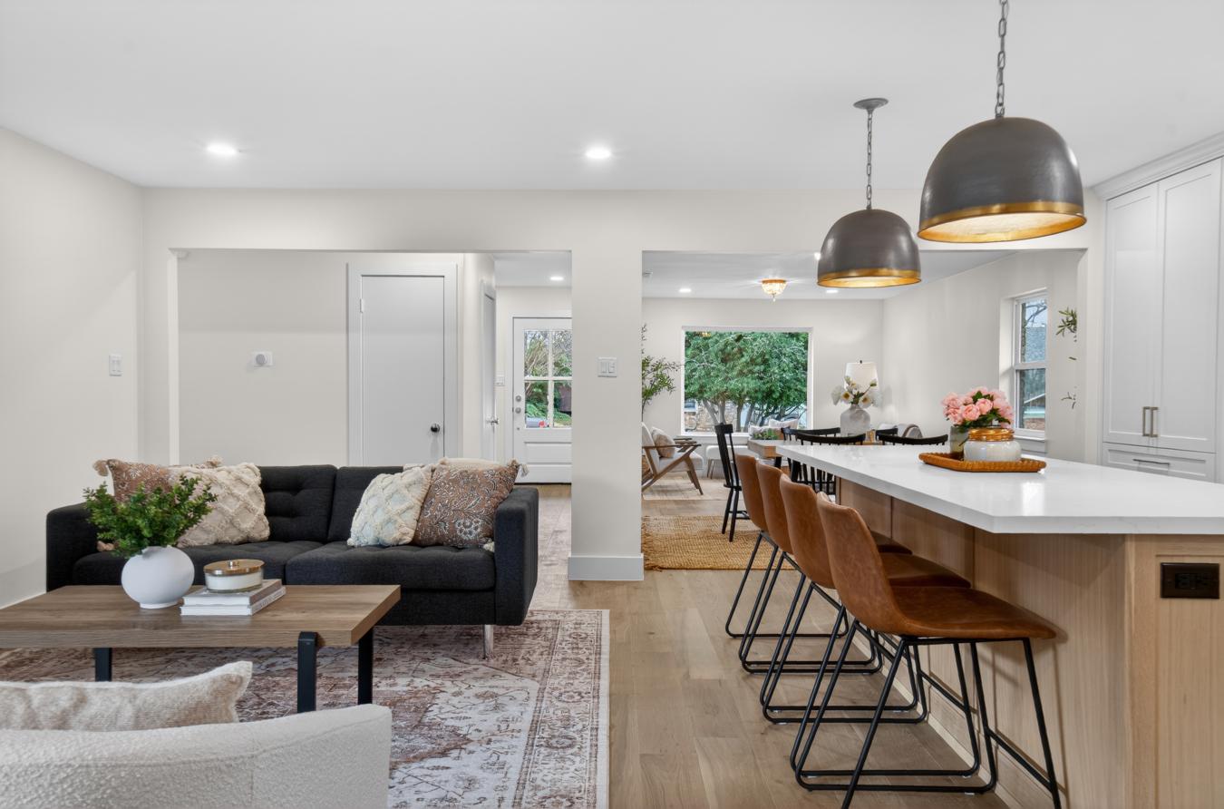 Dallas, Dallas, 75238, United States, 3 Bedrooms Bedrooms, ,2 BathroomsBathrooms,Residential,For Sale,2008978