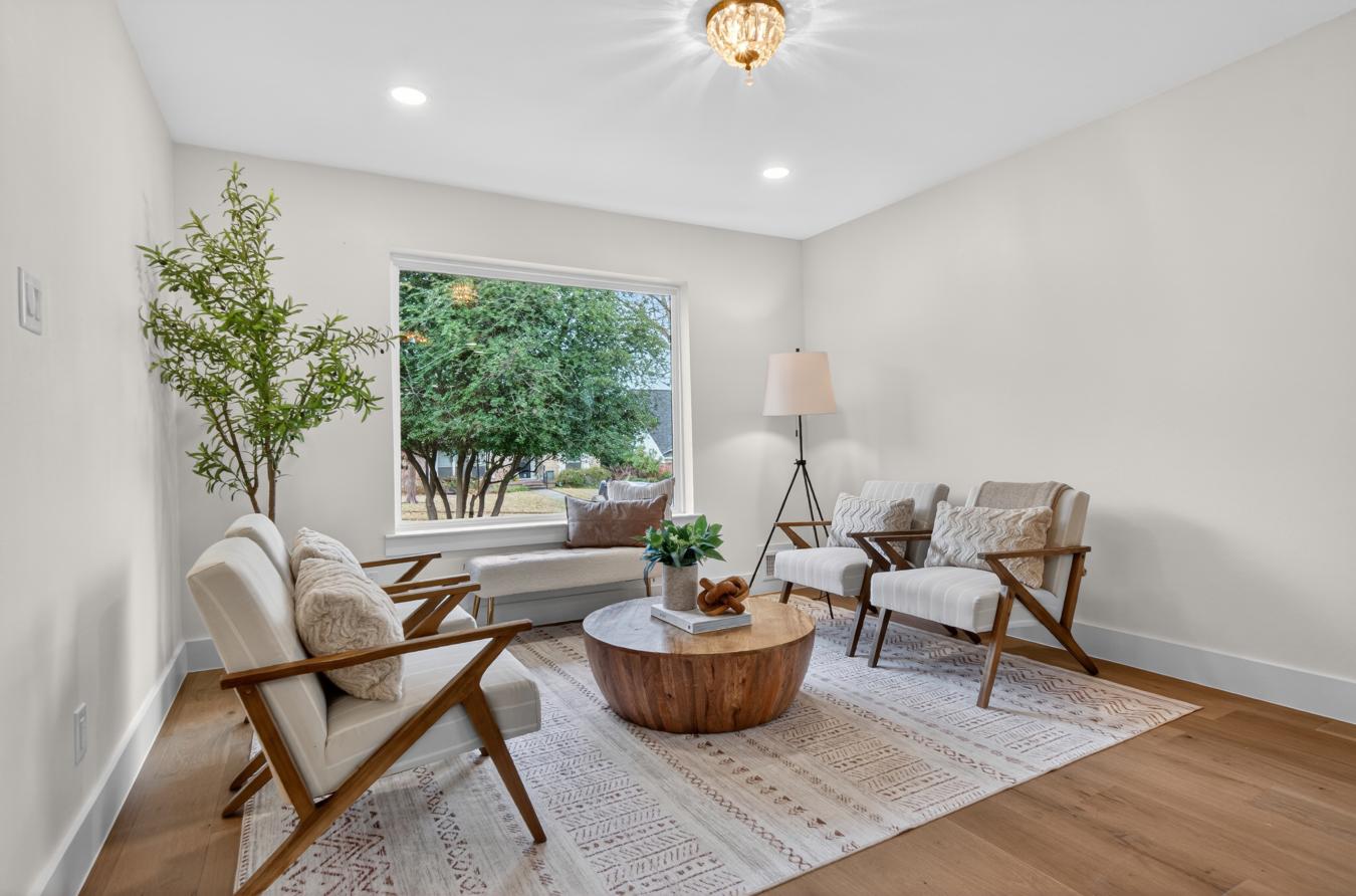 Dallas, Dallas, 75238, United States, 3 Bedrooms Bedrooms, ,2 BathroomsBathrooms,Residential,For Sale,2008978