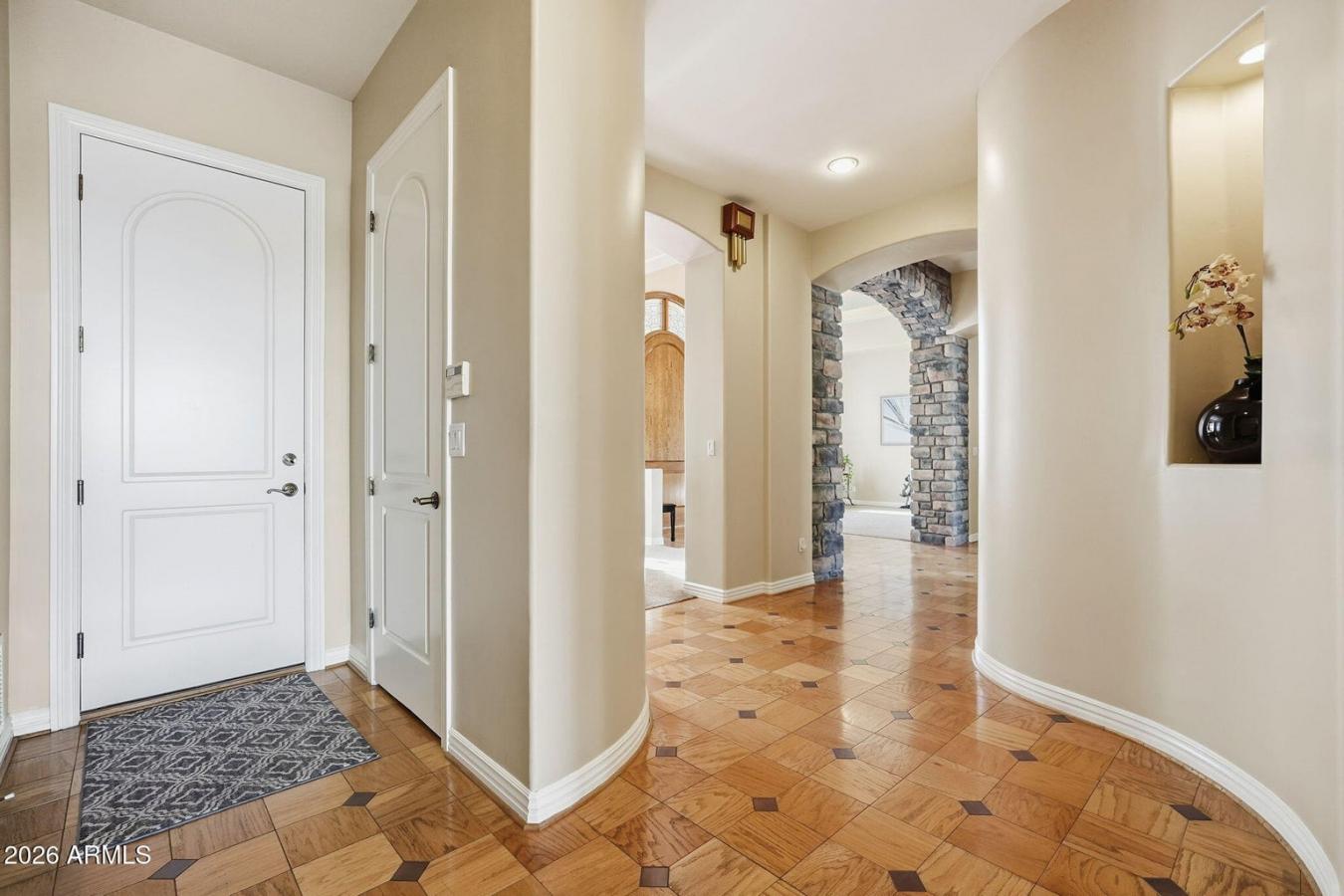 Tempe, Maricopa, 85284, United States, 4 Bedrooms Bedrooms, ,4 BathroomsBathrooms,Residential,For Sale,2008979