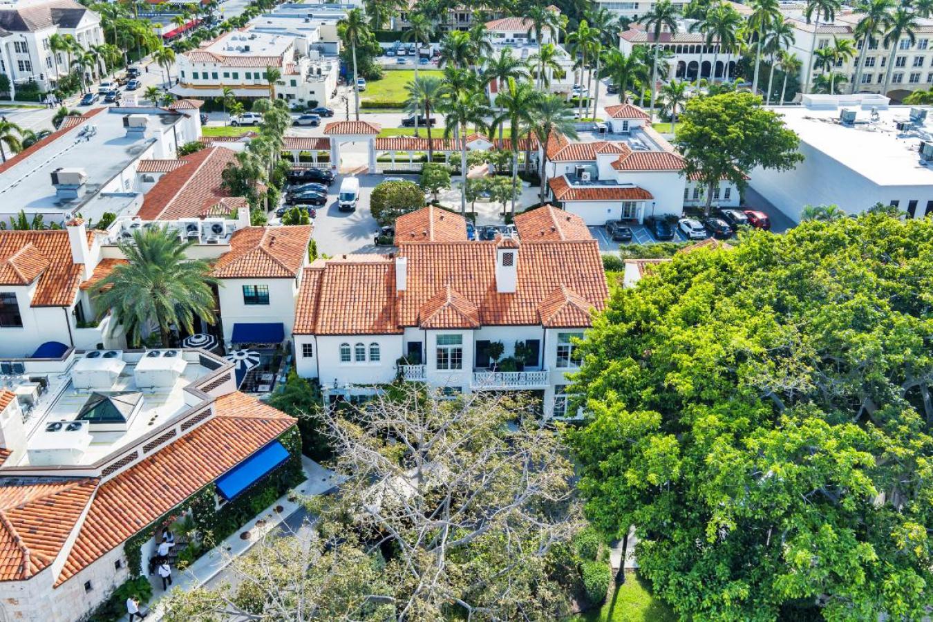 Palm Beach, Florida, 33480, United States, 2 Bedrooms Bedrooms, ,2 BathroomsBathrooms,Residential,For Sale,2009347