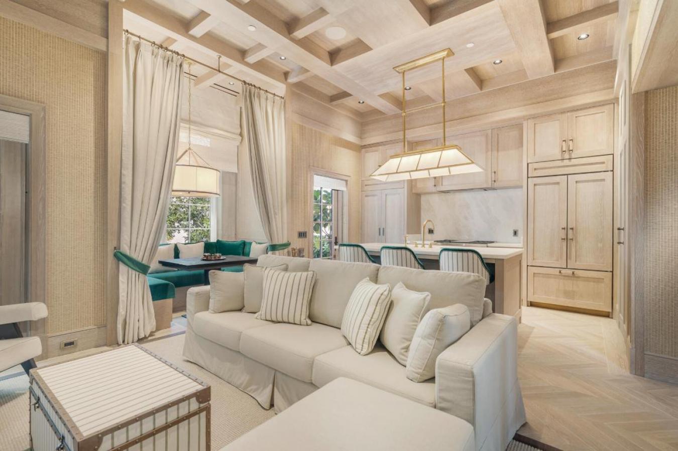 Palm Beach, Florida, 33480, United States, 2 Bedrooms Bedrooms, ,2 BathroomsBathrooms,Residential,For Sale,2009347