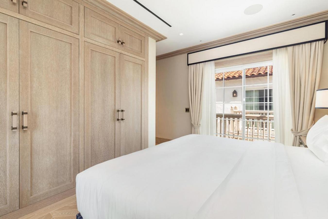 Palm Beach, Florida, 33480, United States, 2 Bedrooms Bedrooms, ,2 BathroomsBathrooms,Residential,For Sale,2009347