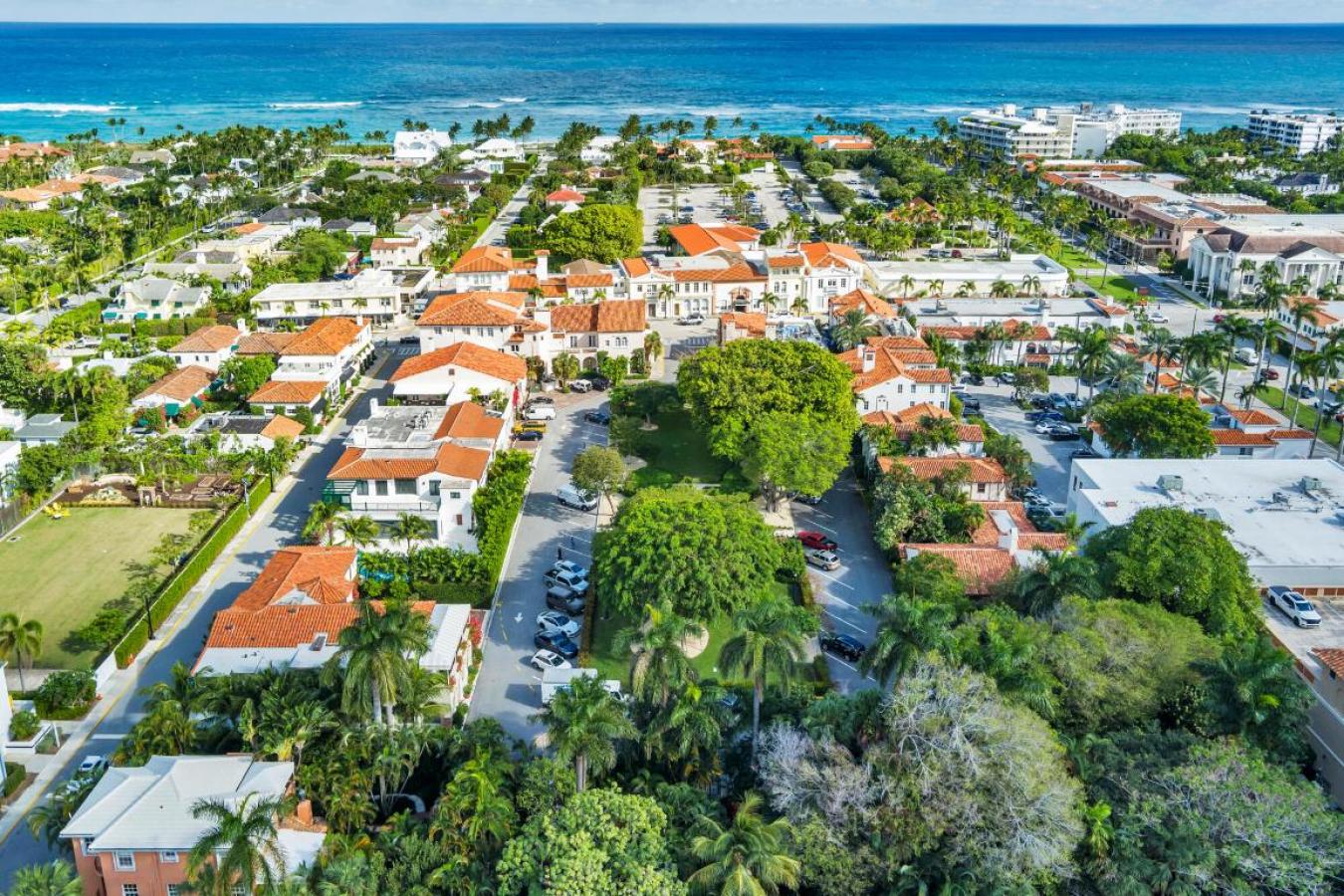 Palm Beach, Florida, 33480, United States, 2 Bedrooms Bedrooms, ,2 BathroomsBathrooms,Residential,For Sale,2009347