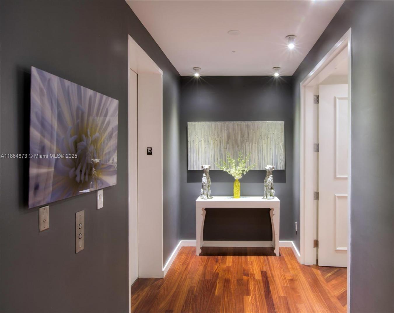 Miami Beach, Florida, 33139, United States, 2 Bedrooms Bedrooms, ,2 BathroomsBathrooms,Residential,For Sale,2009121