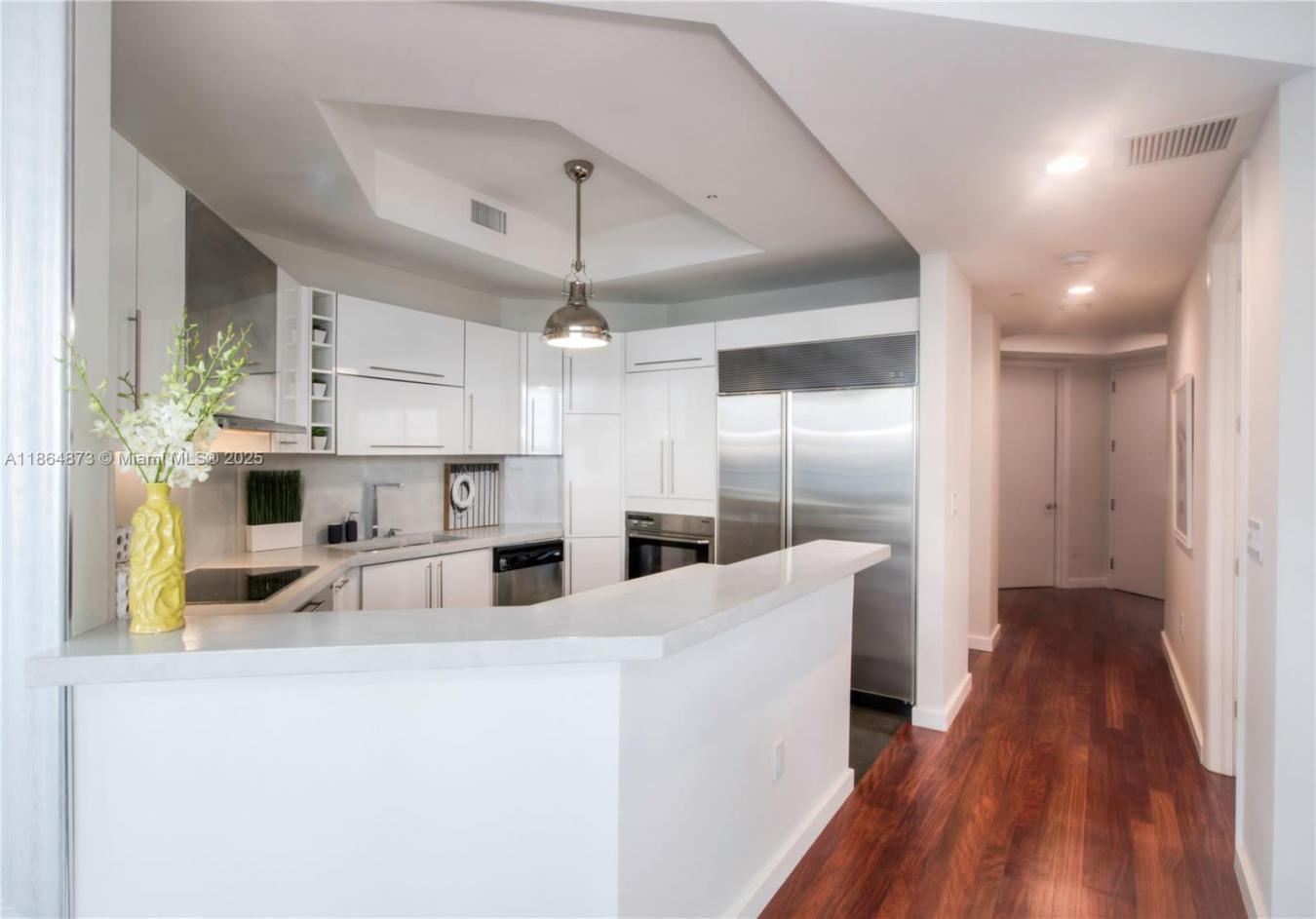 Miami Beach, Florida, 33139, United States, 2 Bedrooms Bedrooms, ,2 BathroomsBathrooms,Residential,For Sale,2009121