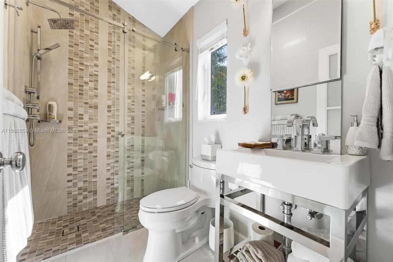 Miami Beach, Florida, 33139, United States, 4 Bedrooms Bedrooms, ,4 BathroomsBathrooms,Residential,For Sale,2009120