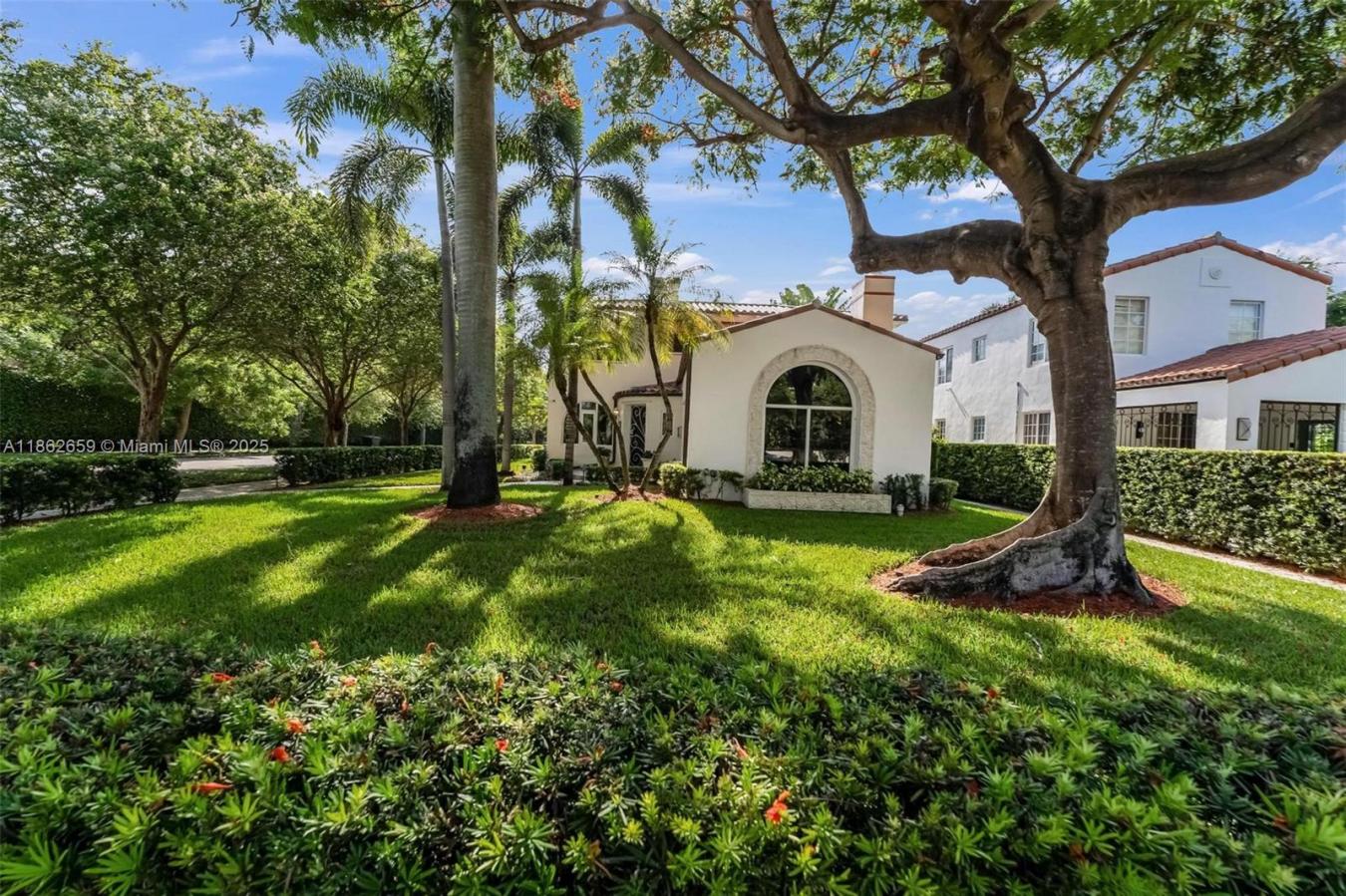 Miami Beach, Florida, 33139, United States, 4 Bedrooms Bedrooms, ,4 BathroomsBathrooms,Residential,For Sale,2009120