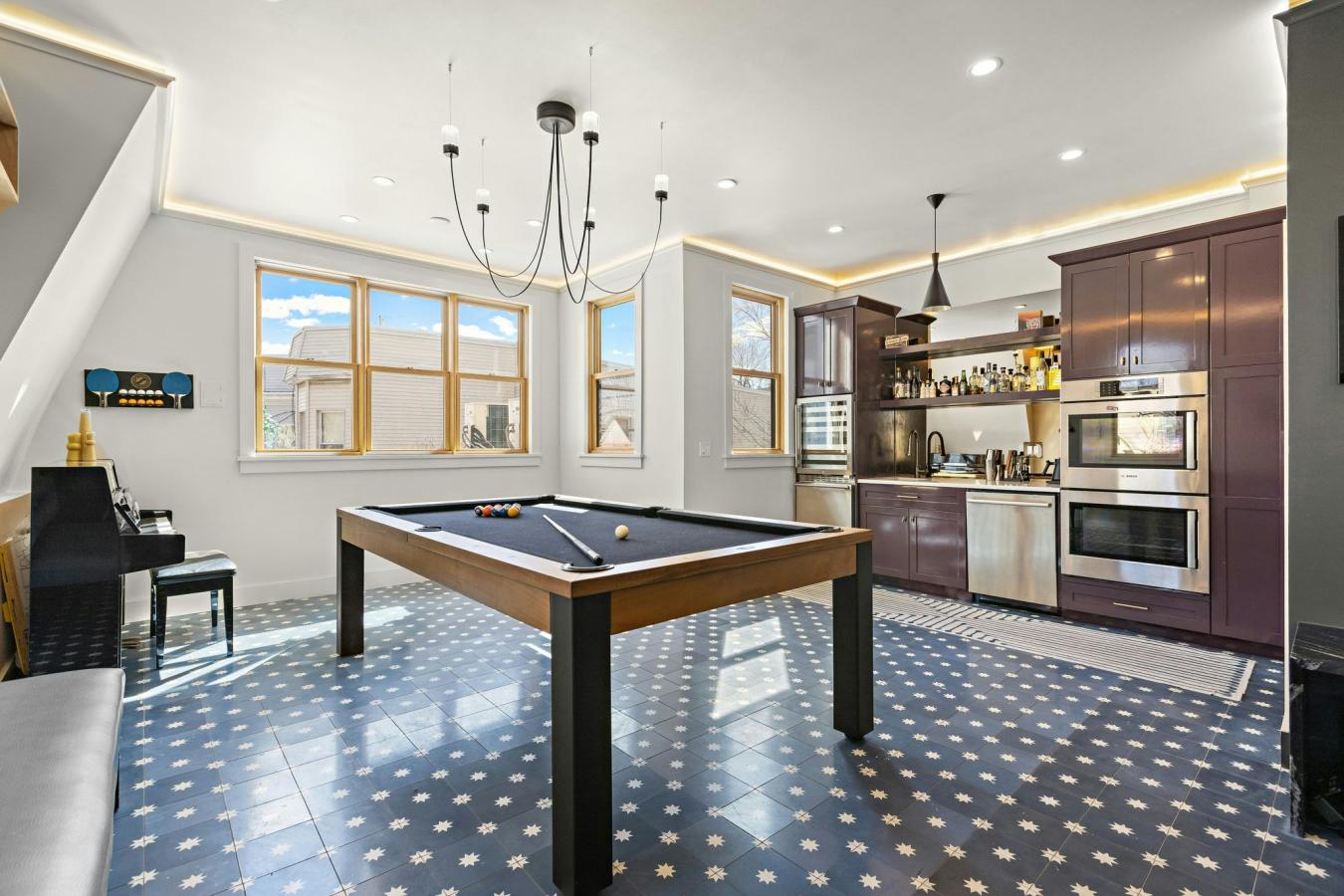 Weehawken, New Jersey, 07086, United States, 7 Bedrooms Bedrooms, ,4 BathroomsBathrooms,Residential,For Sale,2009338