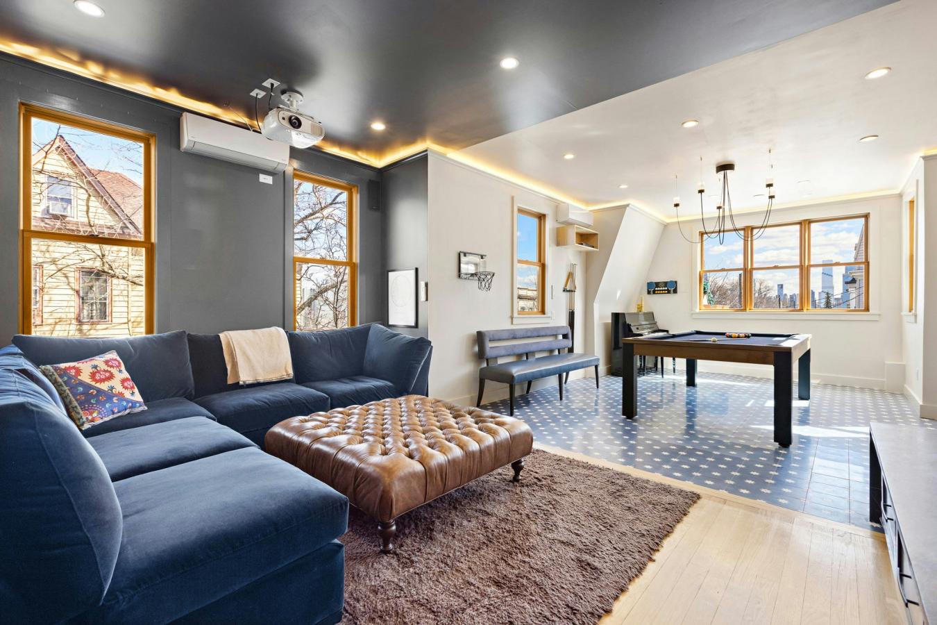 Weehawken, New Jersey, 07086, United States, 7 Bedrooms Bedrooms, ,4 BathroomsBathrooms,Residential,For Sale,2009338