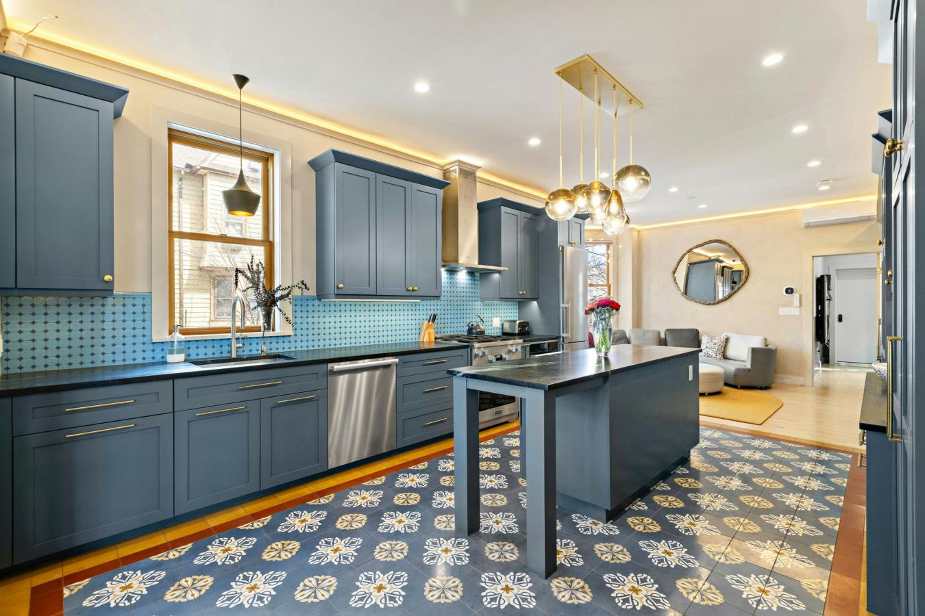 Weehawken, New Jersey, 07086, United States, 7 Bedrooms Bedrooms, ,4 BathroomsBathrooms,Residential,For Sale,2009338