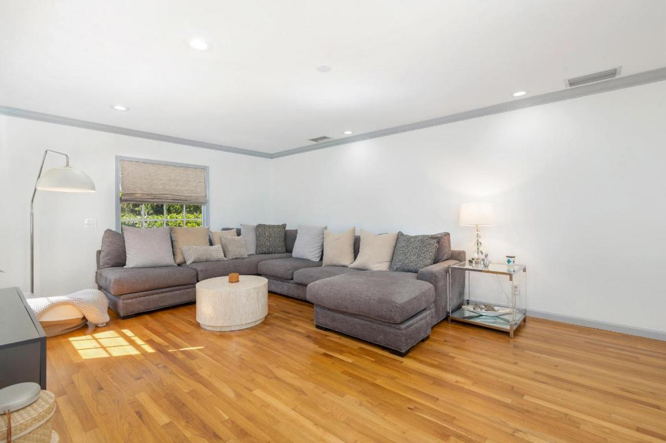 West Palm Beach, Florida, 33405, United States, 3 Bedrooms Bedrooms, ,2 BathroomsBathrooms,Residential,For Sale,2009337