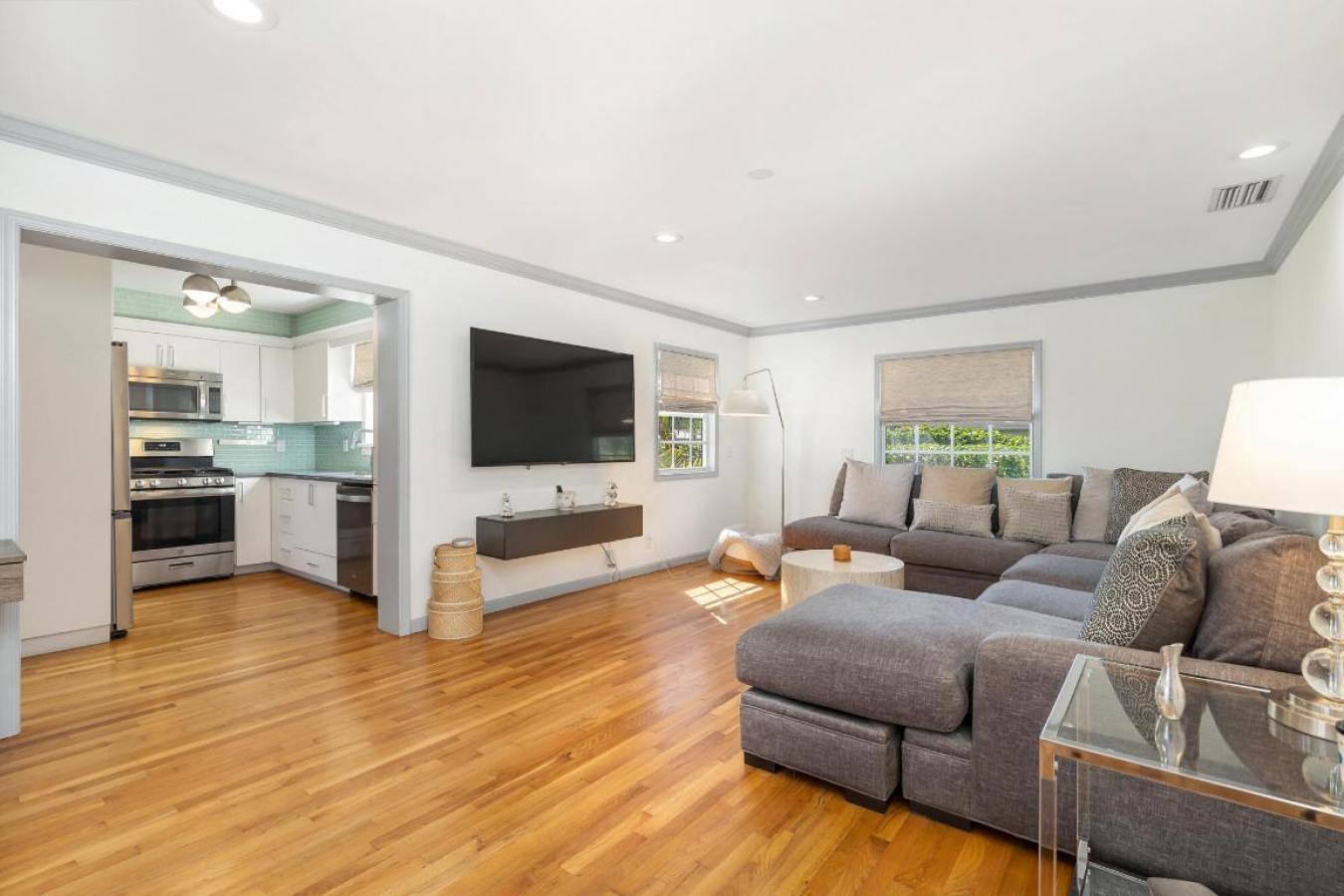 West Palm Beach, Florida, 33405, United States, 3 Bedrooms Bedrooms, ,2 BathroomsBathrooms,Residential,For Sale,2009337