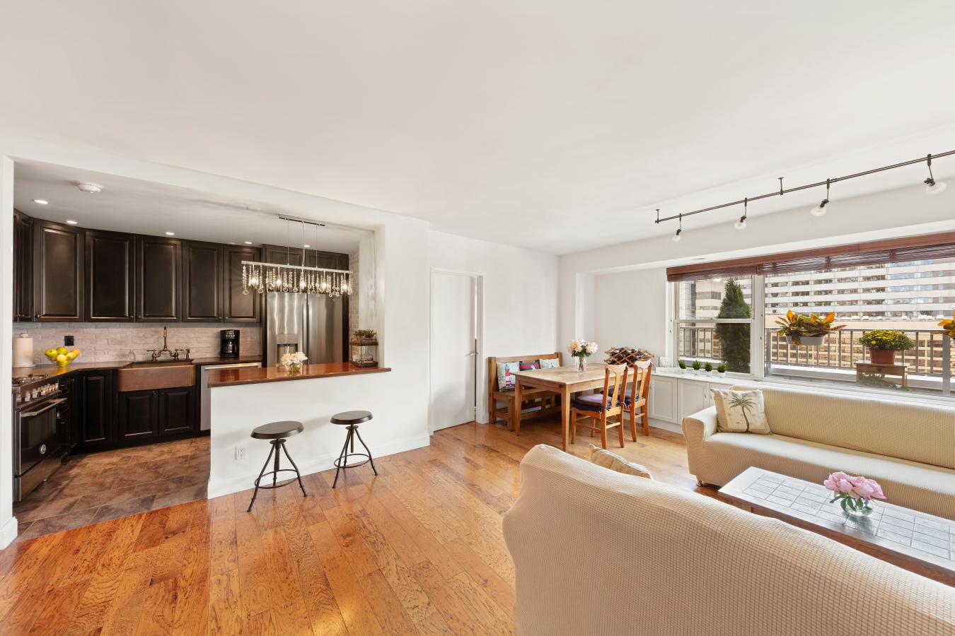 New York, New York, 10021, United States, 2 Bedrooms Bedrooms, ,2 BathroomsBathrooms,Residential,For Sale,2009118