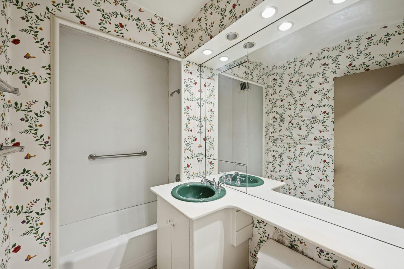 New York, New York, 10022, United States, 2 Bedrooms Bedrooms, ,2 BathroomsBathrooms,Residential,For Sale,2009116