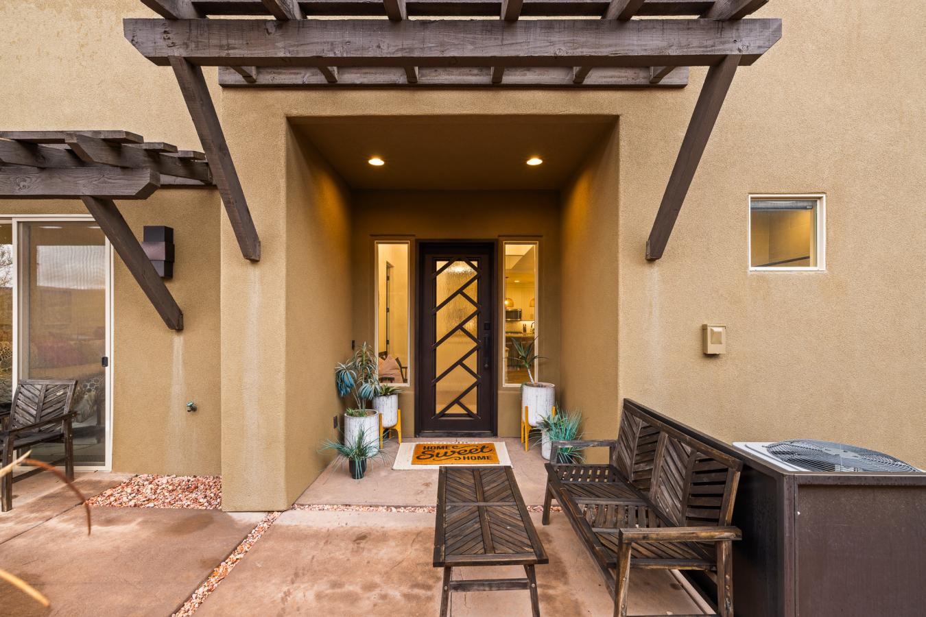 Hurricane, Washington, 84737, United States, 4 Bedrooms Bedrooms, ,4 BathroomsBathrooms,Residential,For Sale,2009336