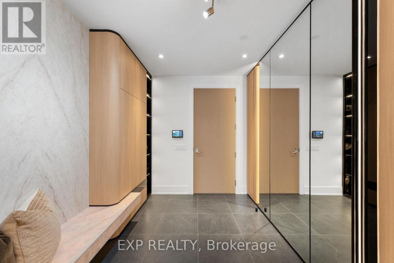 Markham (Royal Orchard), ON, L3T0H3, Canada, 3 Bedrooms Bedrooms, ,3 BathroomsBathrooms,Residential,For Sale,2009334