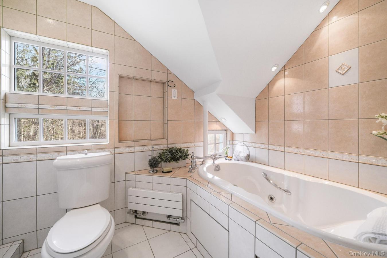 Yorktown, Westchester County, 10562, United States, 4 Bedrooms Bedrooms, ,3 BathroomsBathrooms,Residential,For Sale,2009333