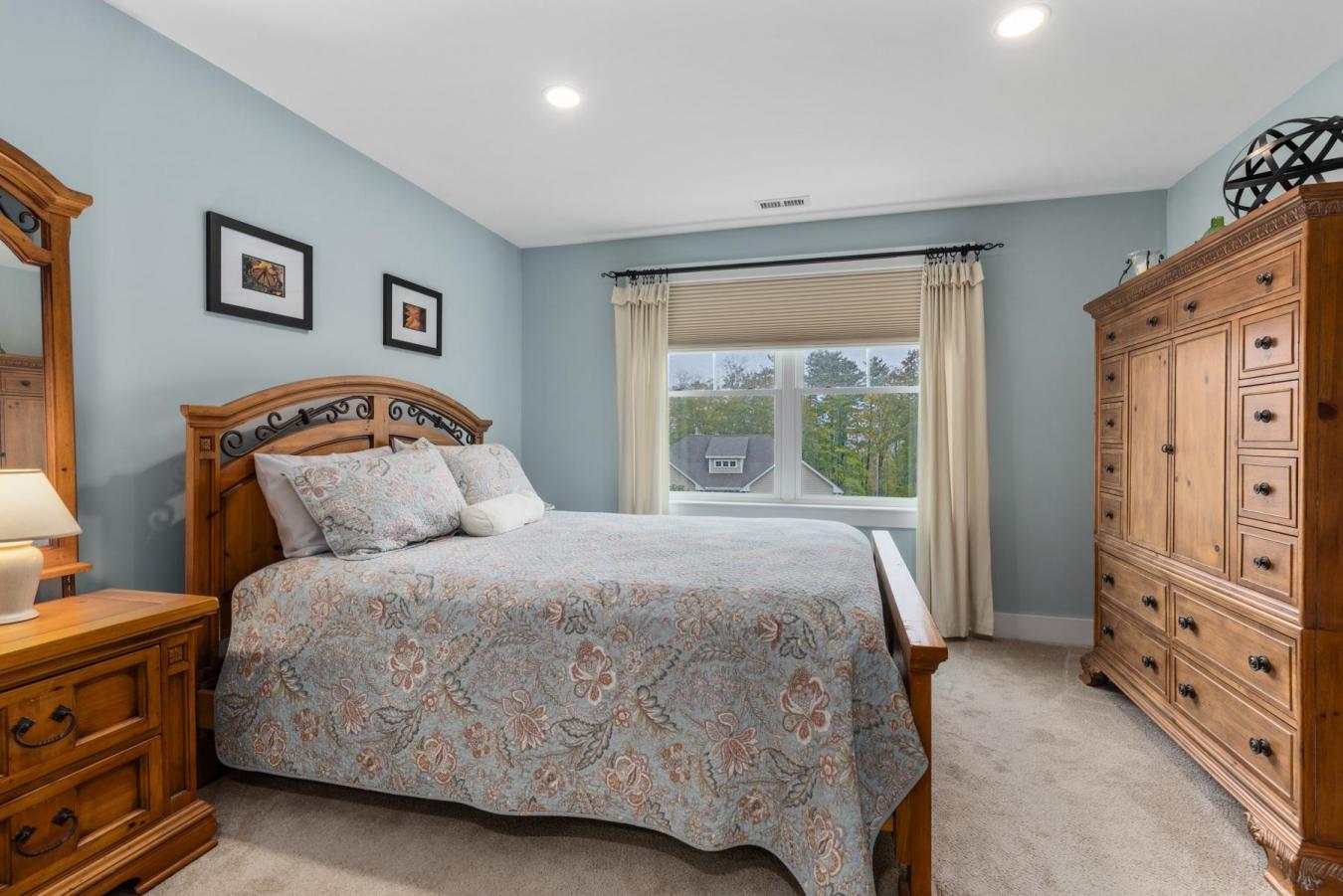 Dover, NH-Strafford, 03820, United States, 3 Bedrooms Bedrooms, ,2 BathroomsBathrooms,Residential,For Sale,2009328