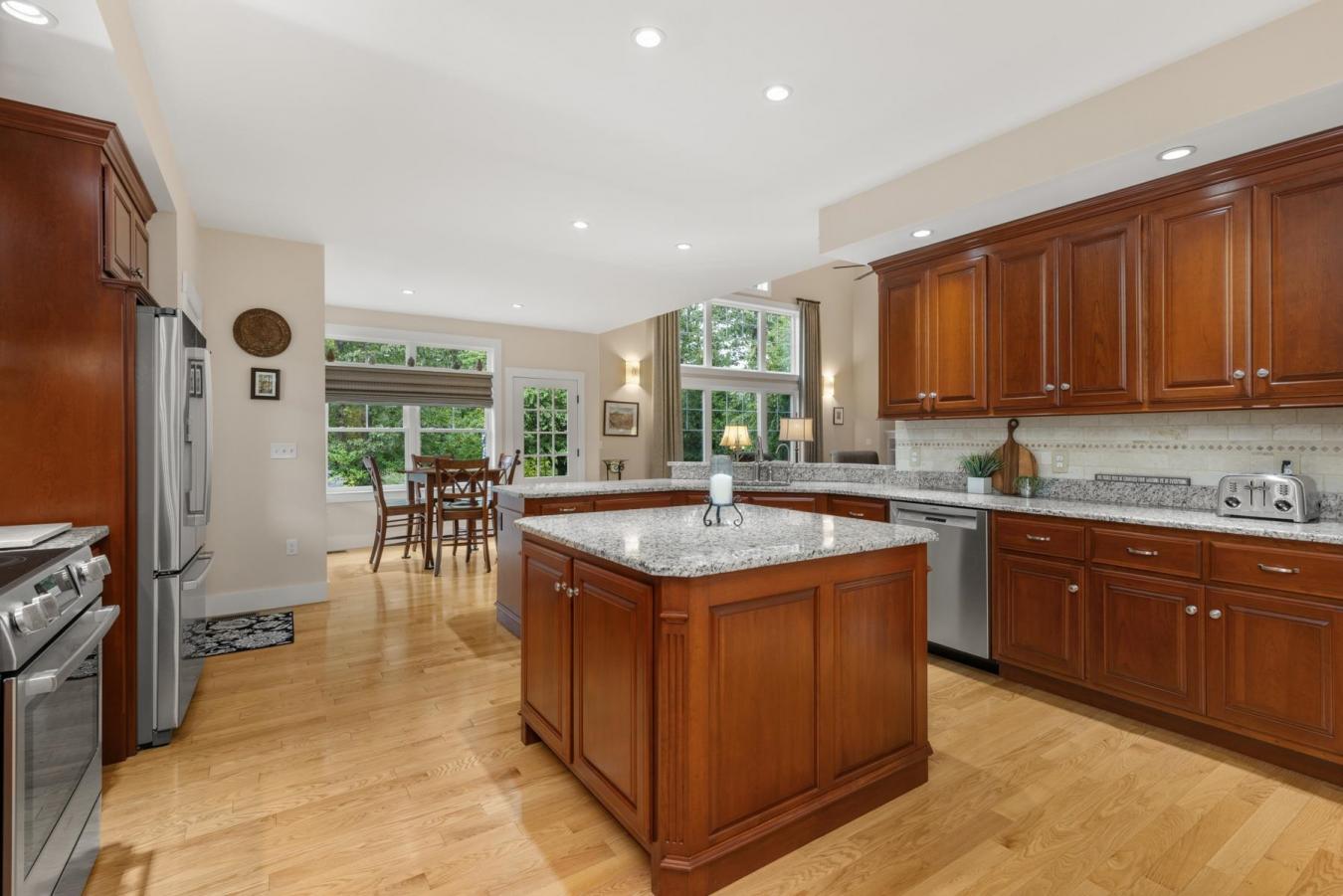 Dover, NH-Strafford, 03820, United States, 3 Bedrooms Bedrooms, ,2 BathroomsBathrooms,Residential,For Sale,2009328