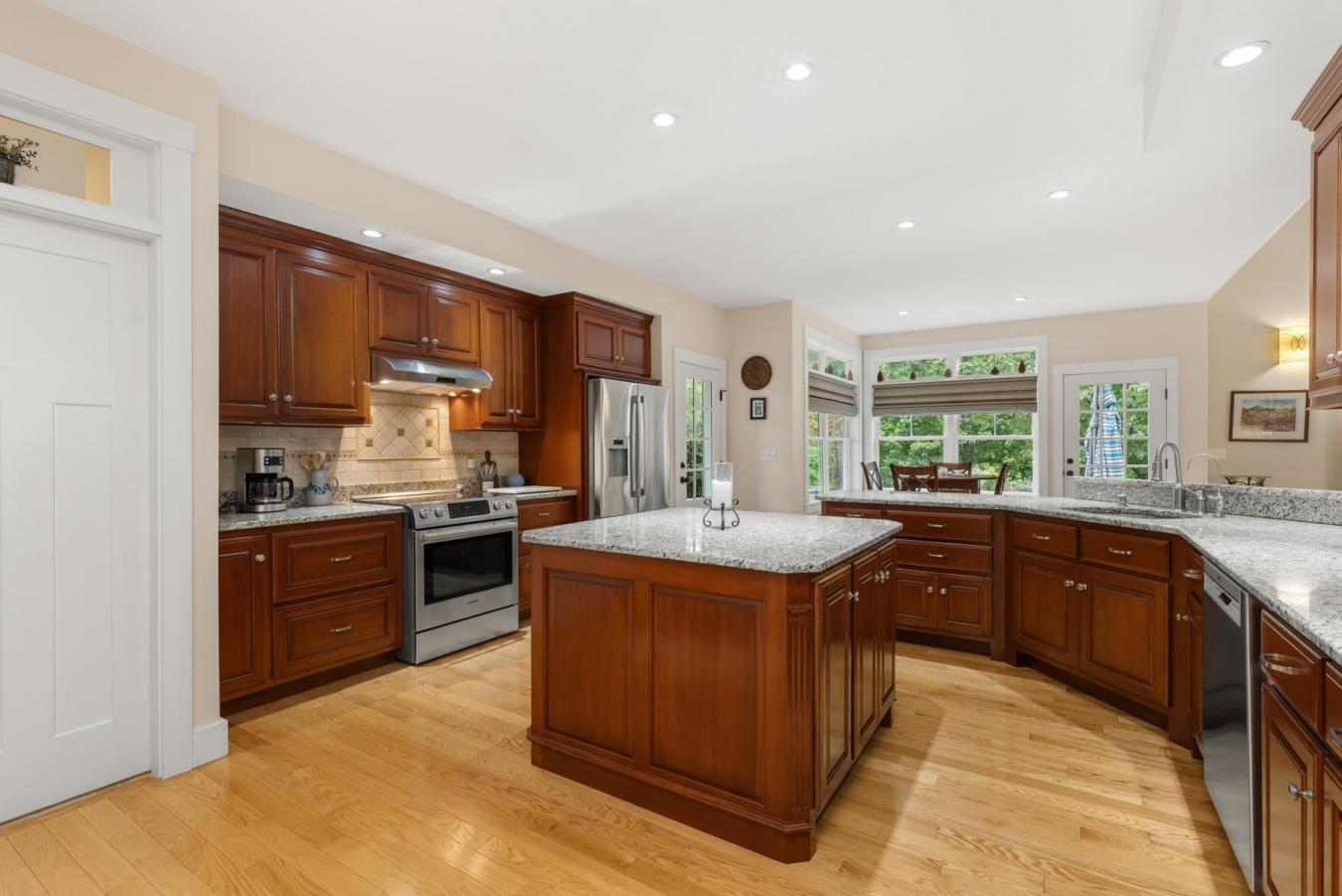 Dover, NH-Strafford, 03820, United States, 3 Bedrooms Bedrooms, ,2 BathroomsBathrooms,Residential,For Sale,2009328