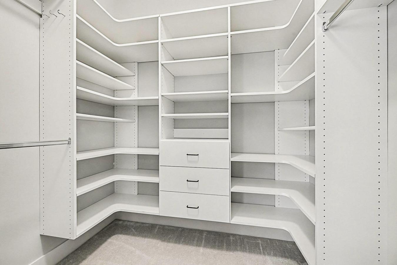 Kalamazoo, Kalamazoo, 49009, United States, 5 Bedrooms Bedrooms, ,3 BathroomsBathrooms,Residential,For Sale,2009327