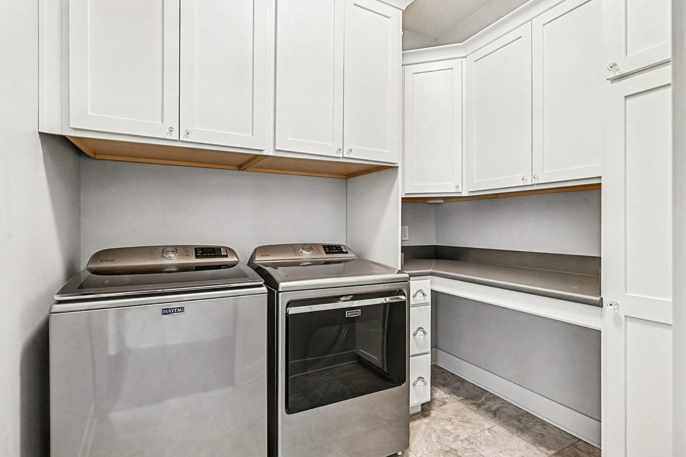 Kalamazoo, Kalamazoo, 49009, United States, 5 Bedrooms Bedrooms, ,3 BathroomsBathrooms,Residential,For Sale,2009327