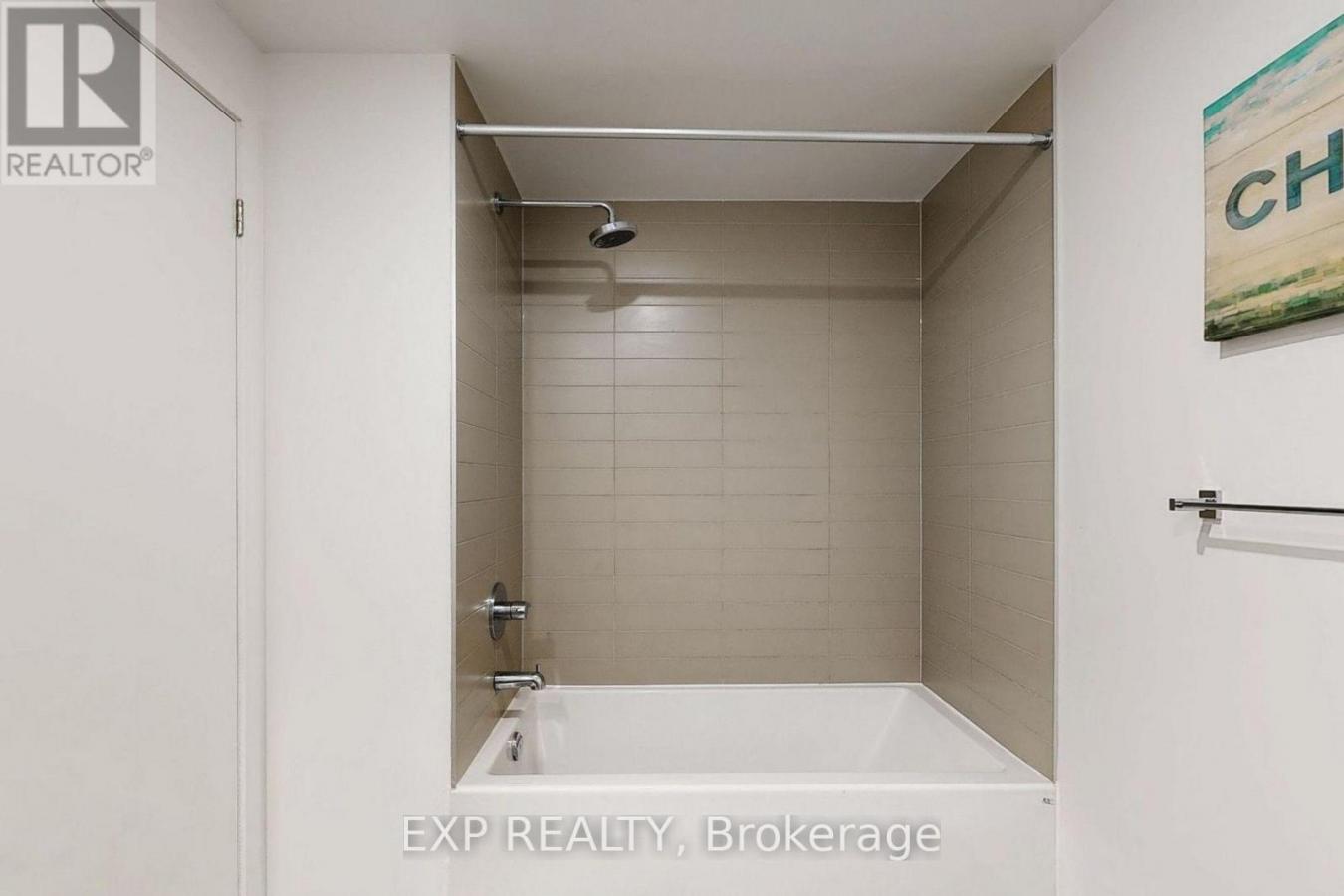 Toronto, ON, M6N1J6, Canada, ,2 BathroomsBathrooms,Residential,For Sale,2009776