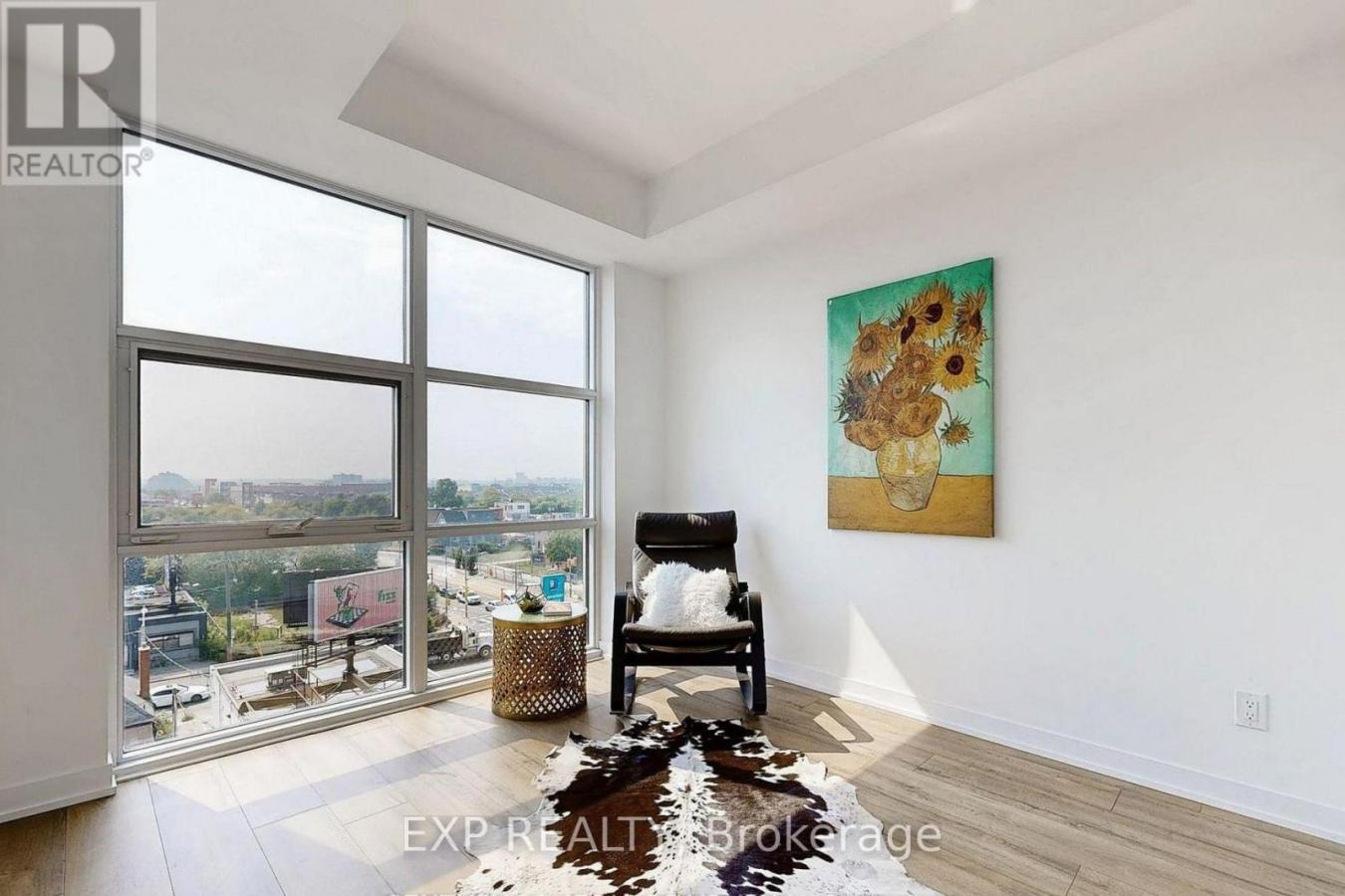 Toronto, ON, M6N1J6, Canada, ,2 BathroomsBathrooms,Residential,For Sale,2009776