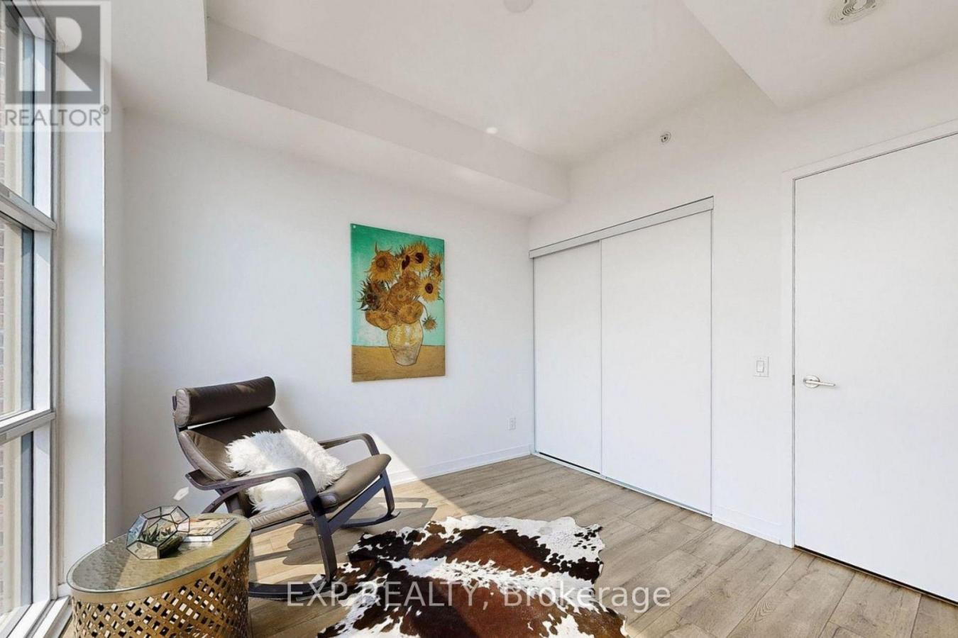 Toronto, ON, M6N1J6, Canada, ,2 BathroomsBathrooms,Residential,For Sale,2009776