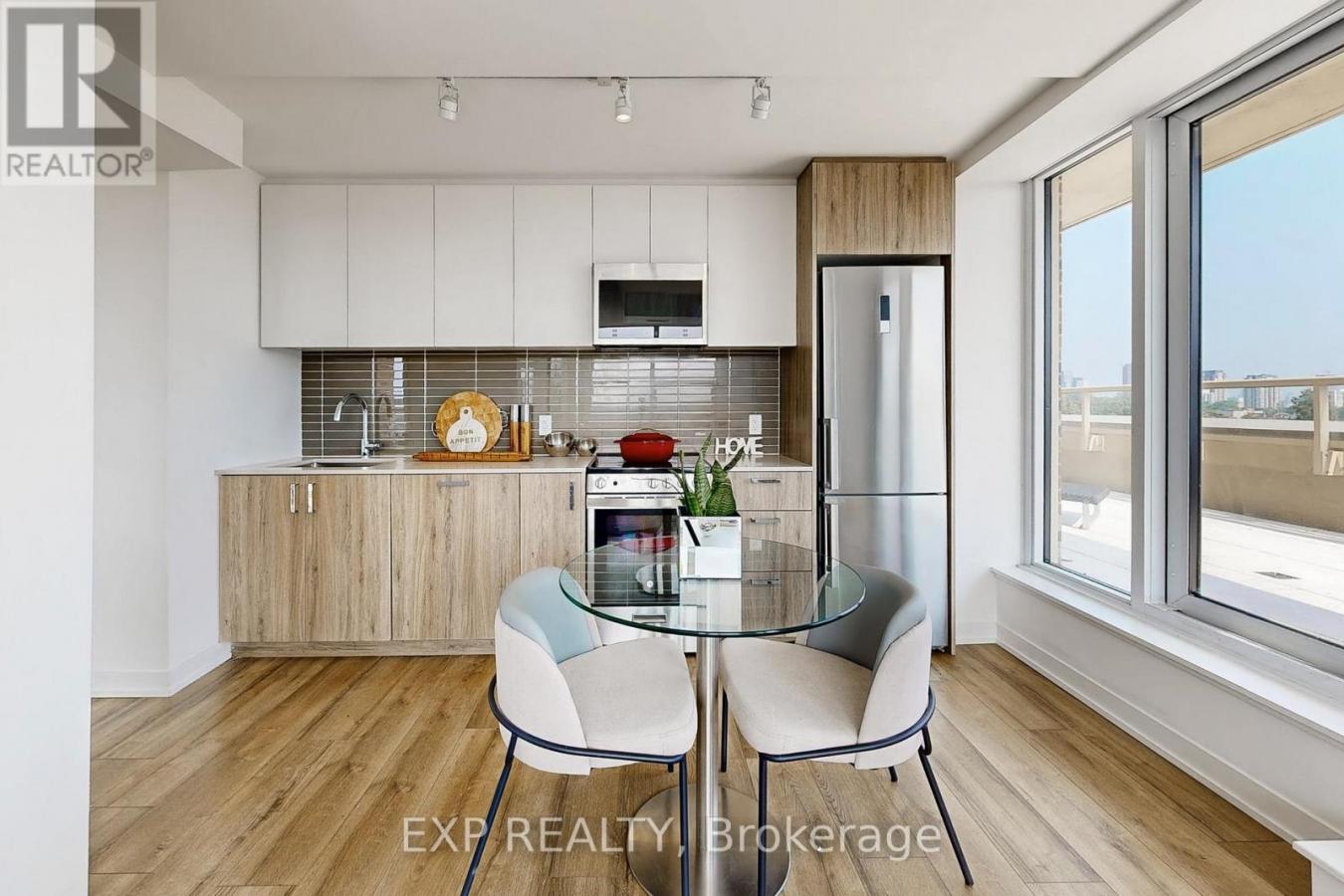 Toronto, ON, M6N1J6, Canada, ,2 BathroomsBathrooms,Residential,For Sale,2009776