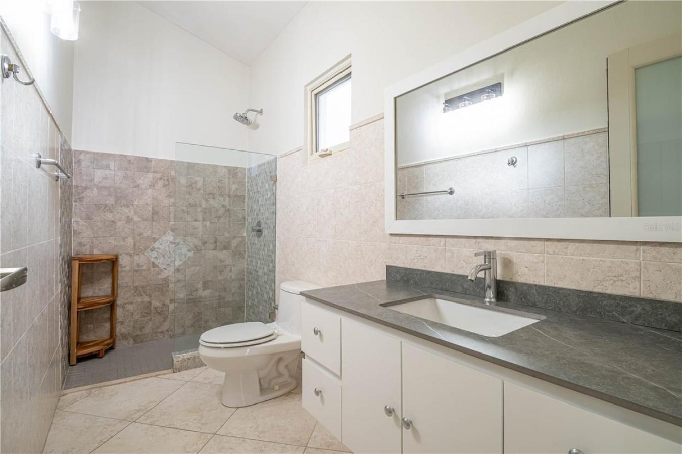 Humacao, Humacao, PR 00791, Puerto Rico, 5 Bedrooms Bedrooms, ,5 BathroomsBathrooms,Residential,For Sale,2009773