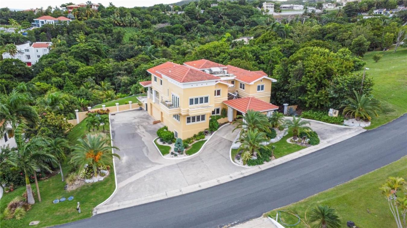 Humacao, Humacao, PR 00791, Puerto Rico, 5 Bedrooms Bedrooms, ,5 BathroomsBathrooms,Residential,For Sale,2009773