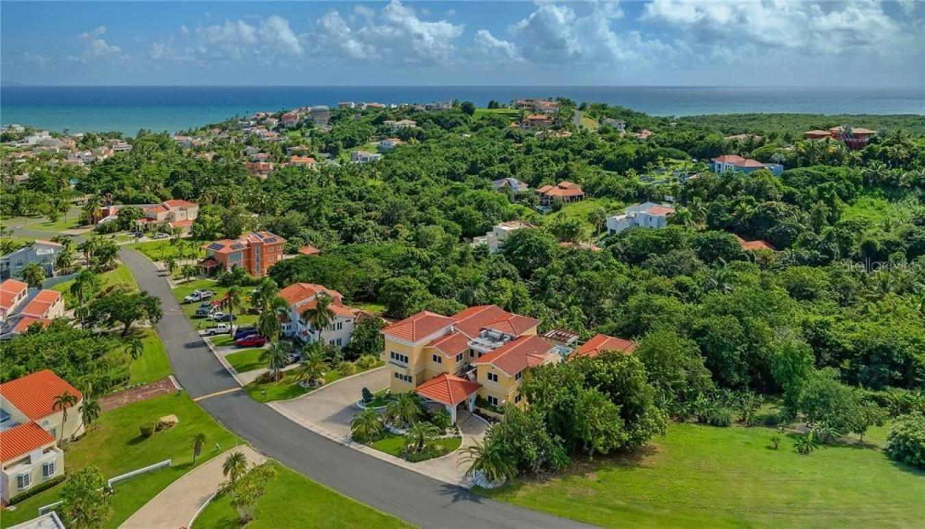 Humacao, Humacao, PR 00791, Puerto Rico, 5 Bedrooms Bedrooms, ,5 BathroomsBathrooms,Residential,For Sale,2009773