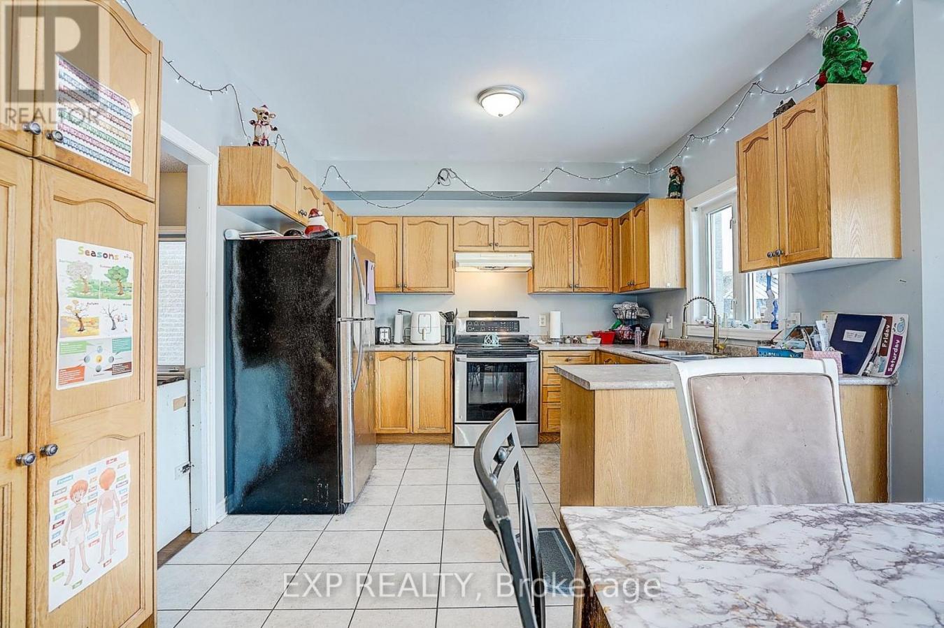 Barrie (Painswick South), ON, L4N5Z6, Canada, 4 Bedrooms Bedrooms, ,3 BathroomsBathrooms,Residential,For Sale,2009774